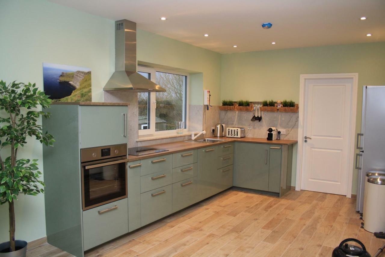 Atlantic Retreat Lodge Kinvara Bagian luar foto