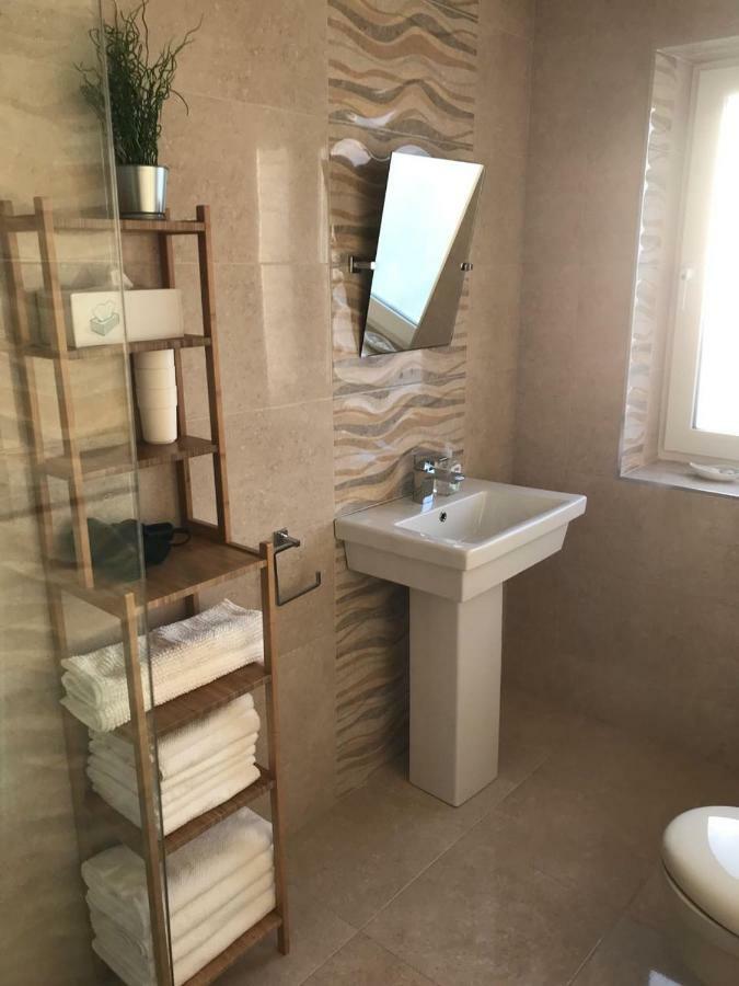 Atlantic Retreat Lodge Kinvara Bagian luar foto